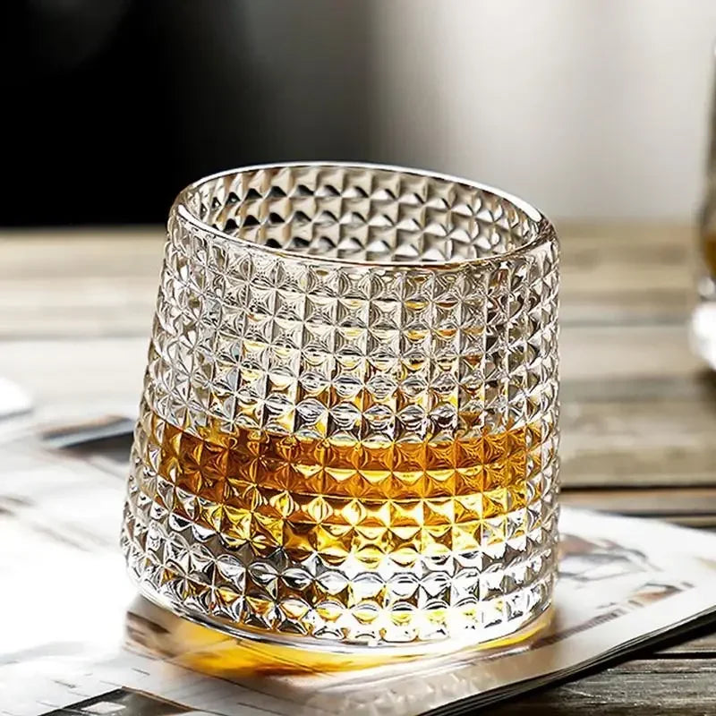 AmberSwirl – Rotating-Base Crystal Whisky Tumbler