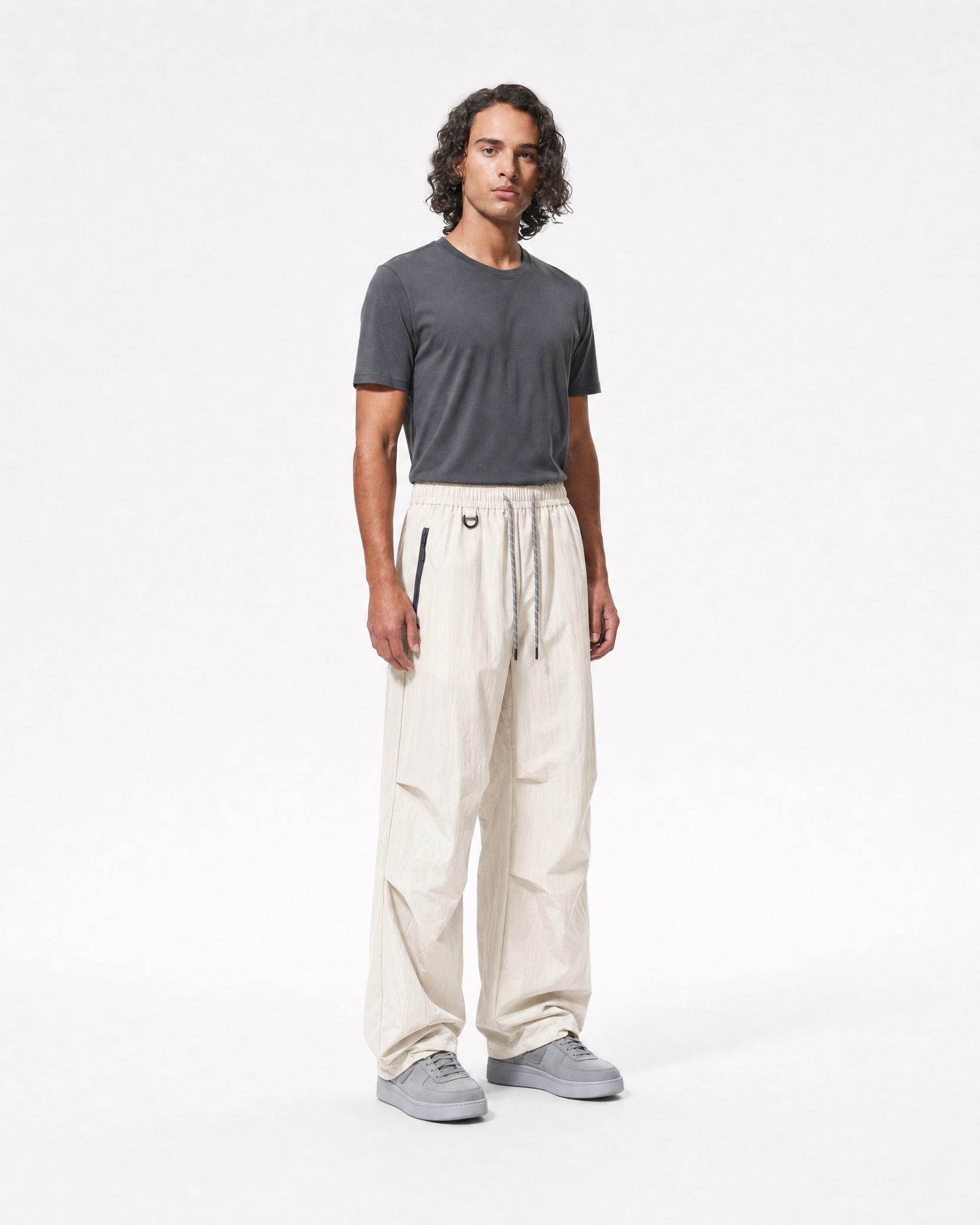 Women's water-repellent hiking trousers in khaki, three-quarter view # Colour_Khaki
