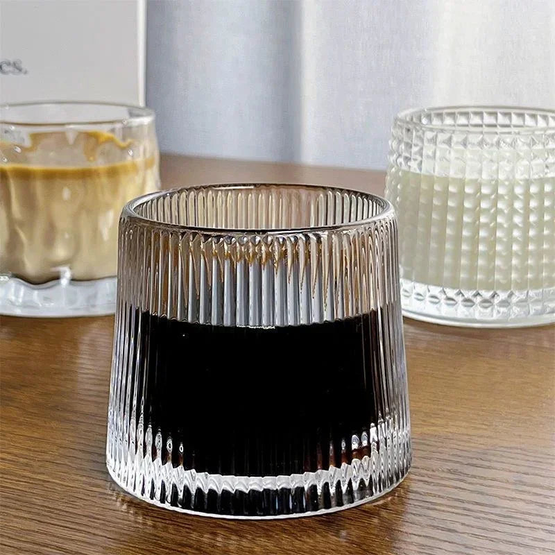 AmberSwirl – Rotating-Base Crystal Whisky Tumbler